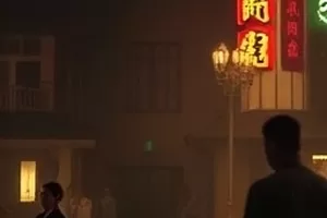 短剧雨天限定的出租车封面，雨夜车窗外的霓虹倒影